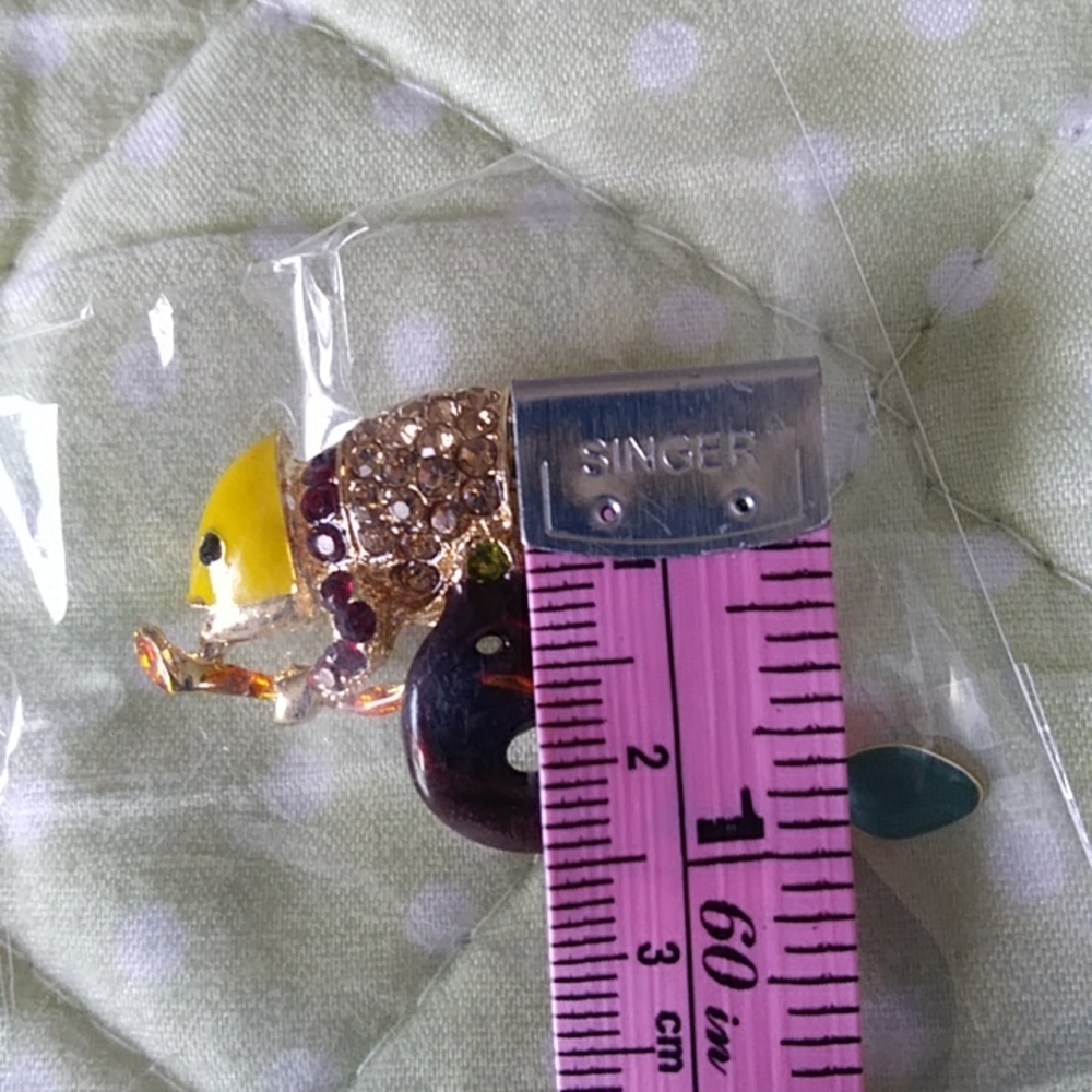 Crystal Lizard Brooch Pin - Picture 4 of 4